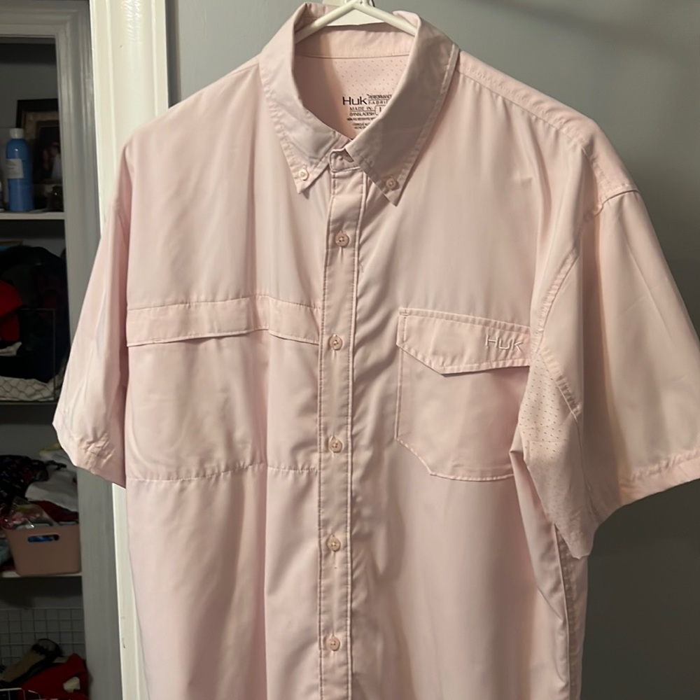 Huk Performance Short Sleeve Button Up Shirt.(Large)(Pink)